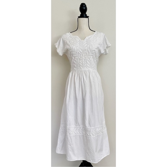 Vintage Dresses & Skirts - SOLD :: Vintage Embroidered Midi Dress